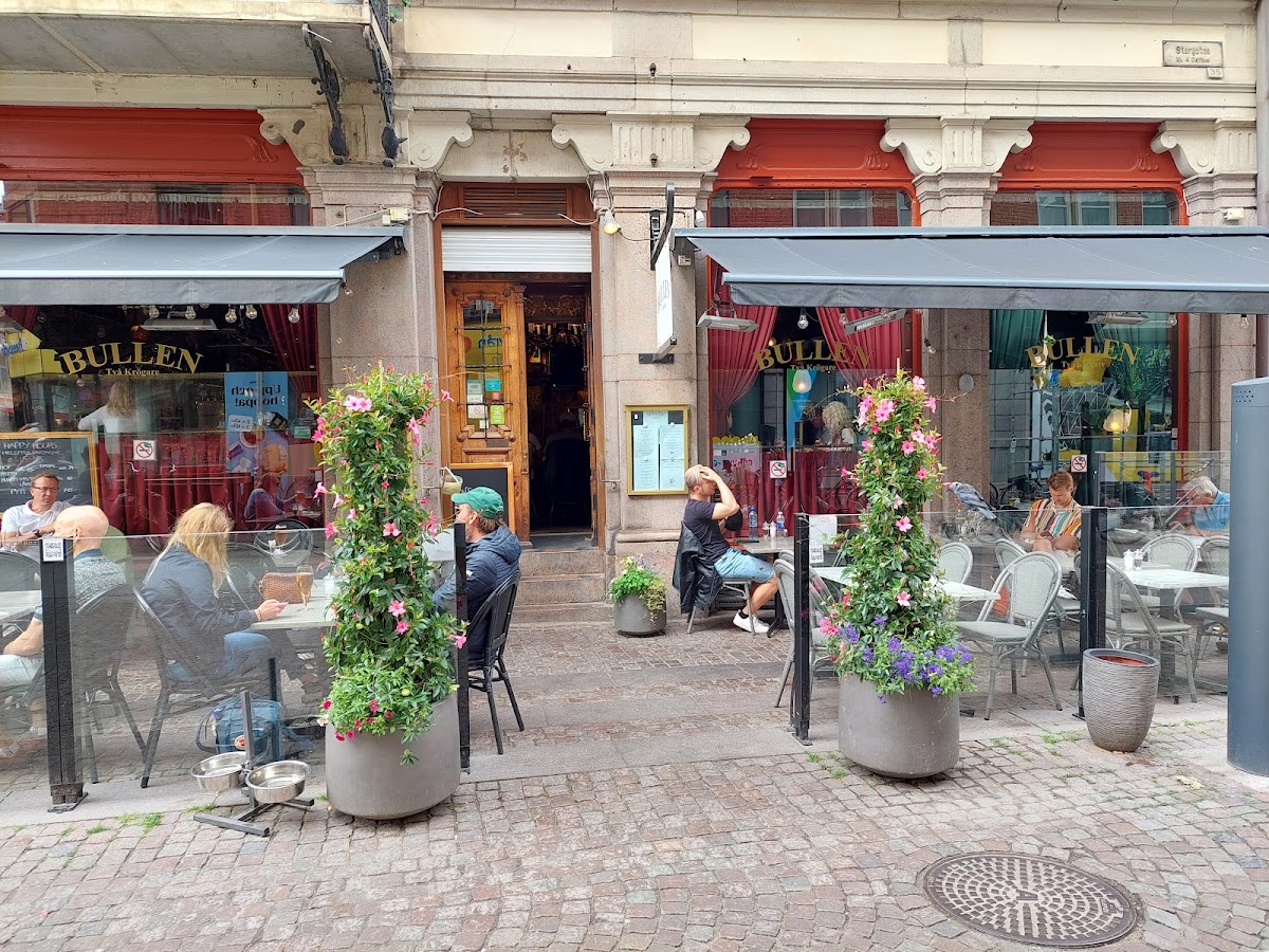 Bullen - Två Krögare